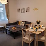 Little Tom Apartments